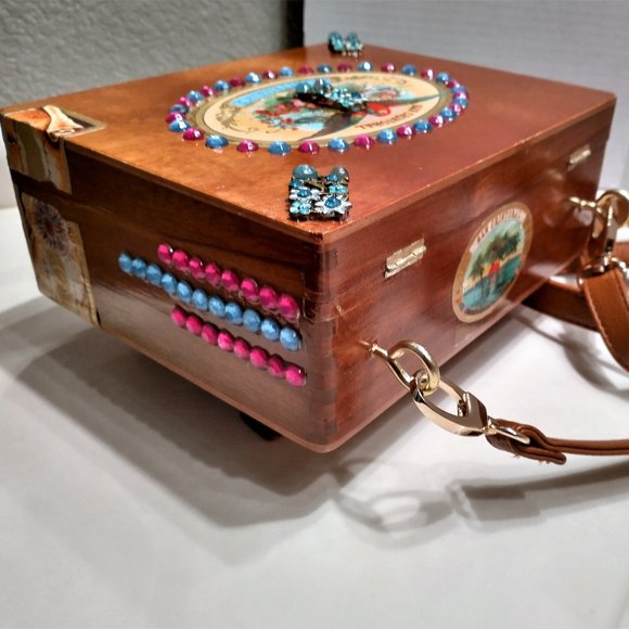 Suenos de Saundra Upcycled Pink/Turquoise Gem Upcycled Cigar Box Purse - Picture 8 of 13